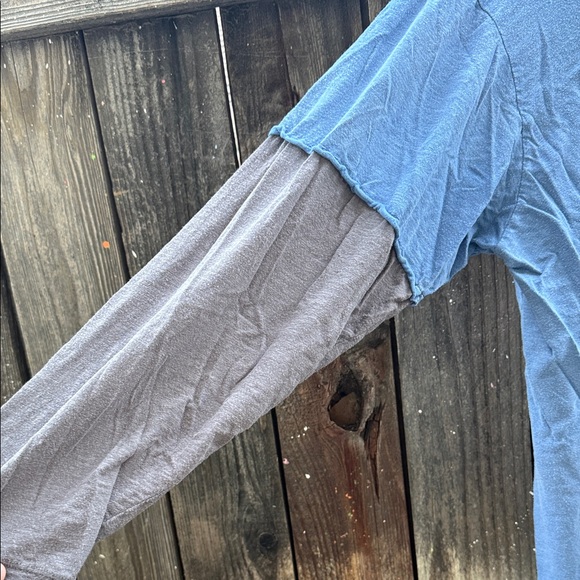 Magnolia Pearl Blue and Gray Long Sleeve Tee with Red Star - Picture 3 of 5